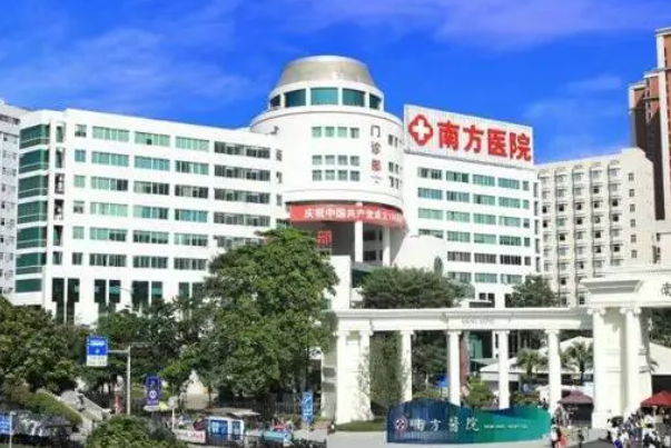 南方医科大学南方医院李玢割双眼皮术后一年经典案例(外观怎么样?技术评测)